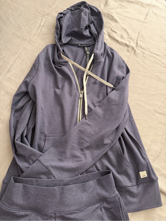Vuori Tops - Vouri zip hoodie and pants set